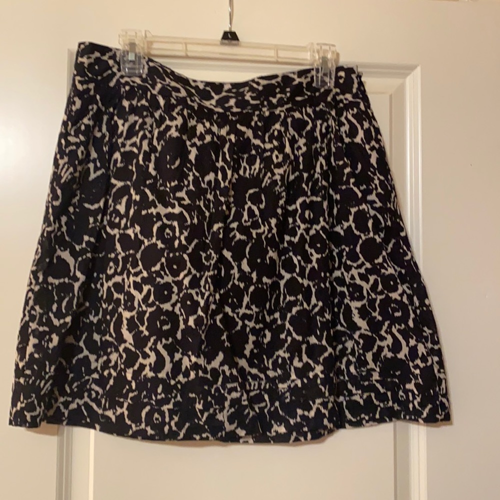 Loft Black & Cream Knee Length Skirt Size 8